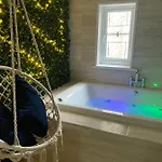 Luxe Apartment