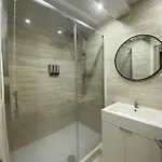 Luxe * Bradford (West Yorkshire)