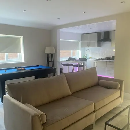 Luxe Bradford * Bradford (West Yorkshire)