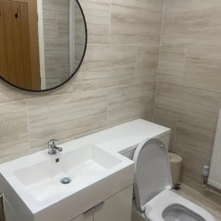Luxe Bradford Apartment