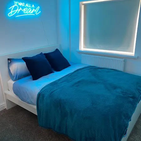 Luxe Bradford Apartment *