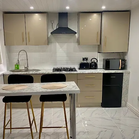 Luxe Bradford Apartment
