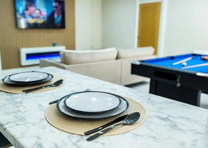 Luxe Bradford (West Yorkshire)