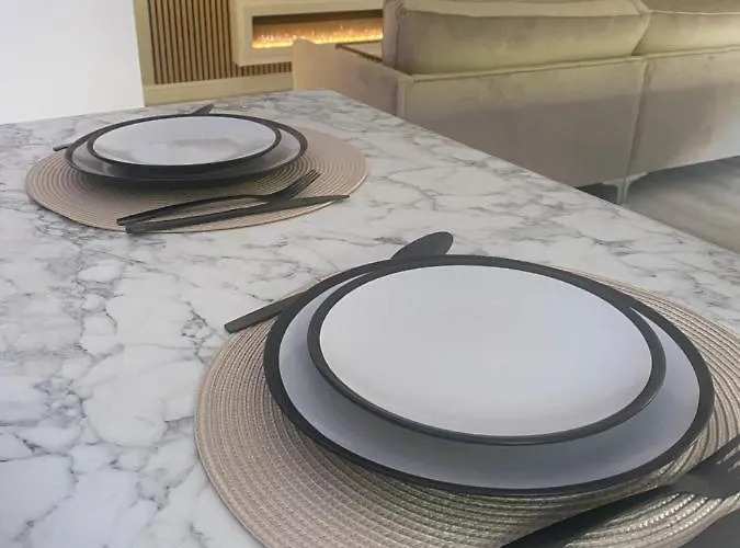 Luxe * Bradford (West Yorkshire)