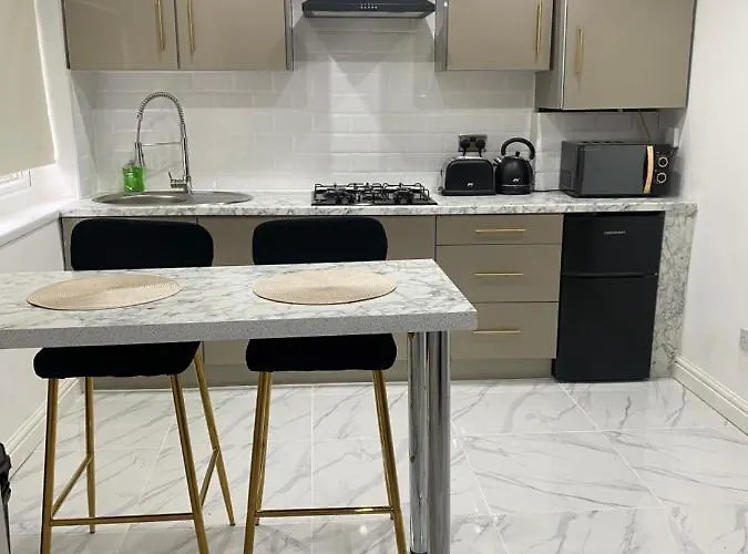 Luxe * Bradford (West Yorkshire)