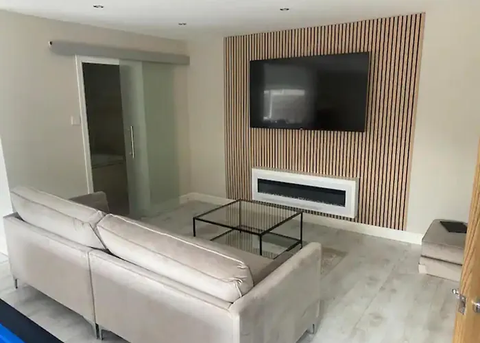 Luxe * Bradford (West Yorkshire)